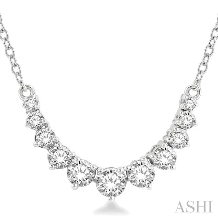 3/4 Ctw Graduated Diamond Smile Necklace in 14K White Gold