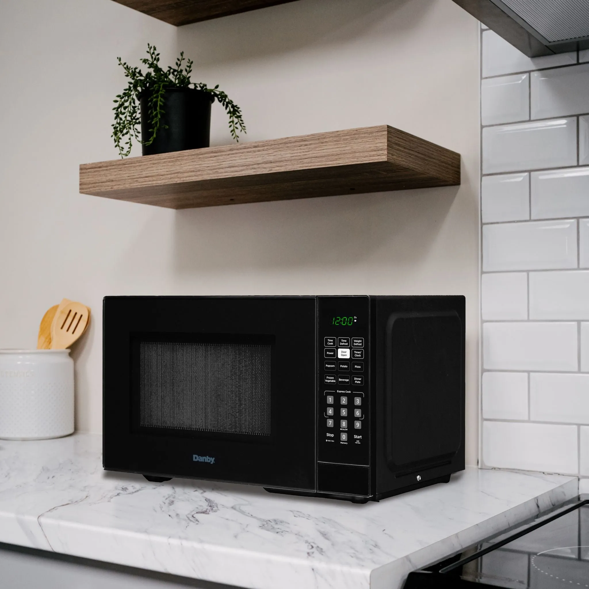 Danby Microwave (DBMW1121BBB) - Black