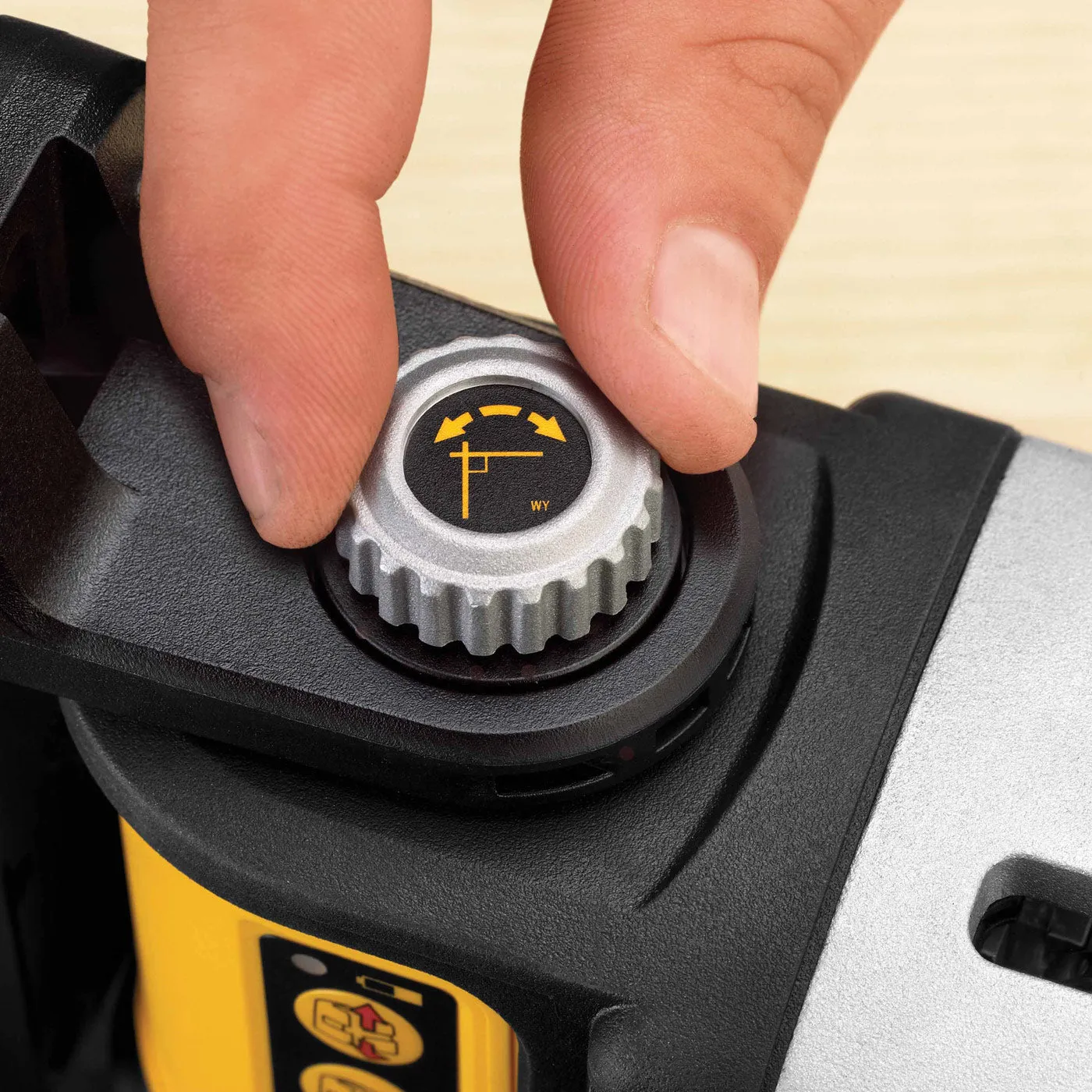 DeWalt DW089K Self Leveling 3 Beam Line Laser