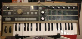 Korg MicroKorg Synthesizer Vocoder 37 Key Keyboard