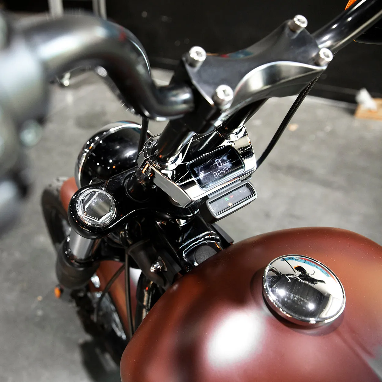 M8 Softail Dash Panel - Chrome