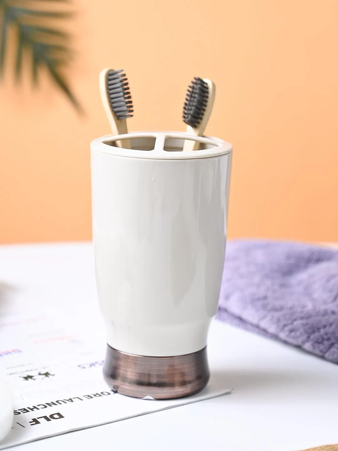 VON CASA Off White Toothbrush Holder